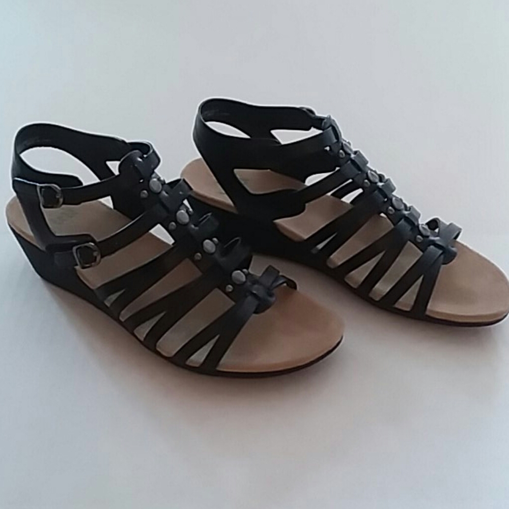 Yuu Berica Comfort Sandals Size 7 1/2